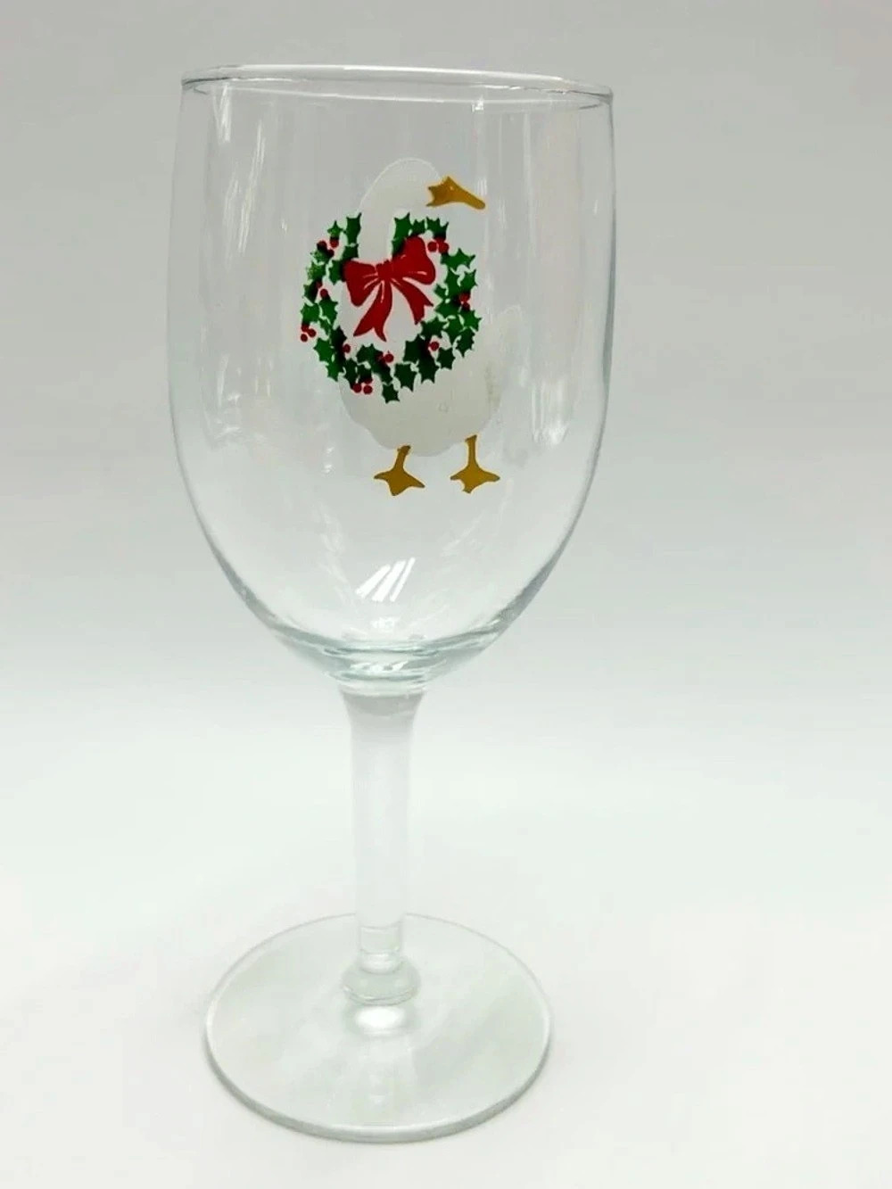 Clear & Red Holiday Wreath Stemmed Wine Glass